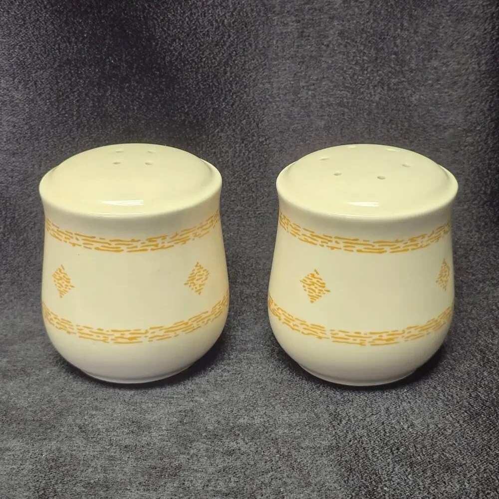 Vintage Mirage Corelle by Corning Salt & Pepper Shaker Made In Japan